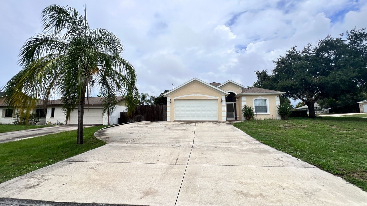 795 Alcazar Ave - Photo 2 of 46