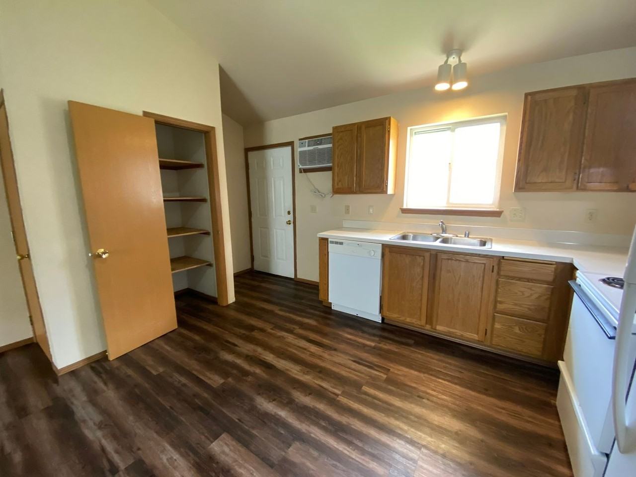 1008 E 19th Ave - Photo 5 of 19