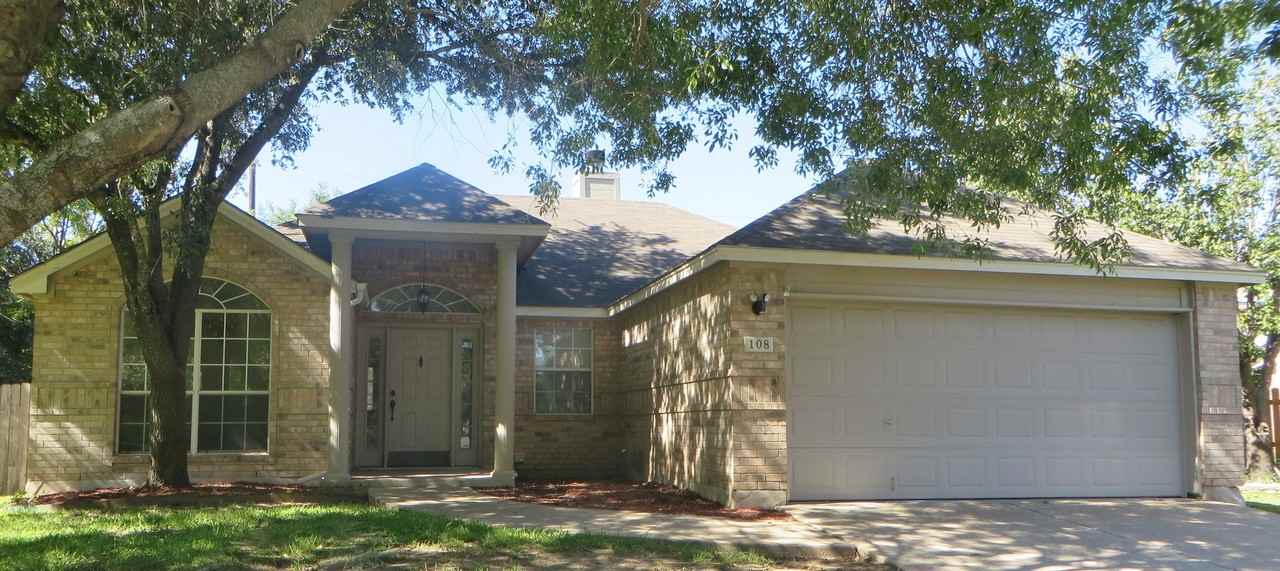 108 Pecan Vista Ln - Photo 2 of 32