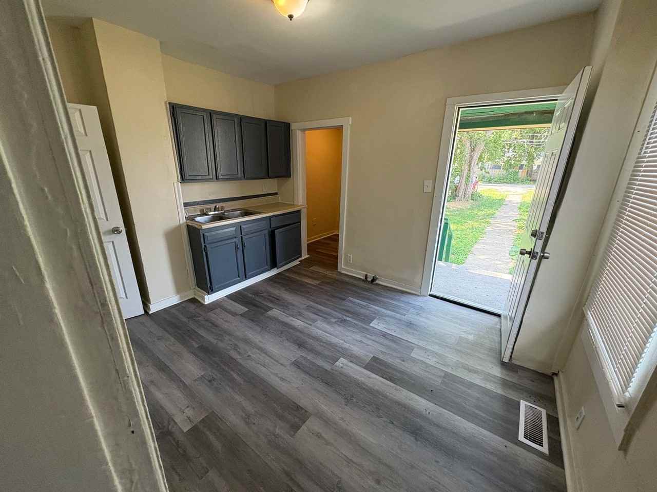 99 North Central Avenue - Photo 4 of 8