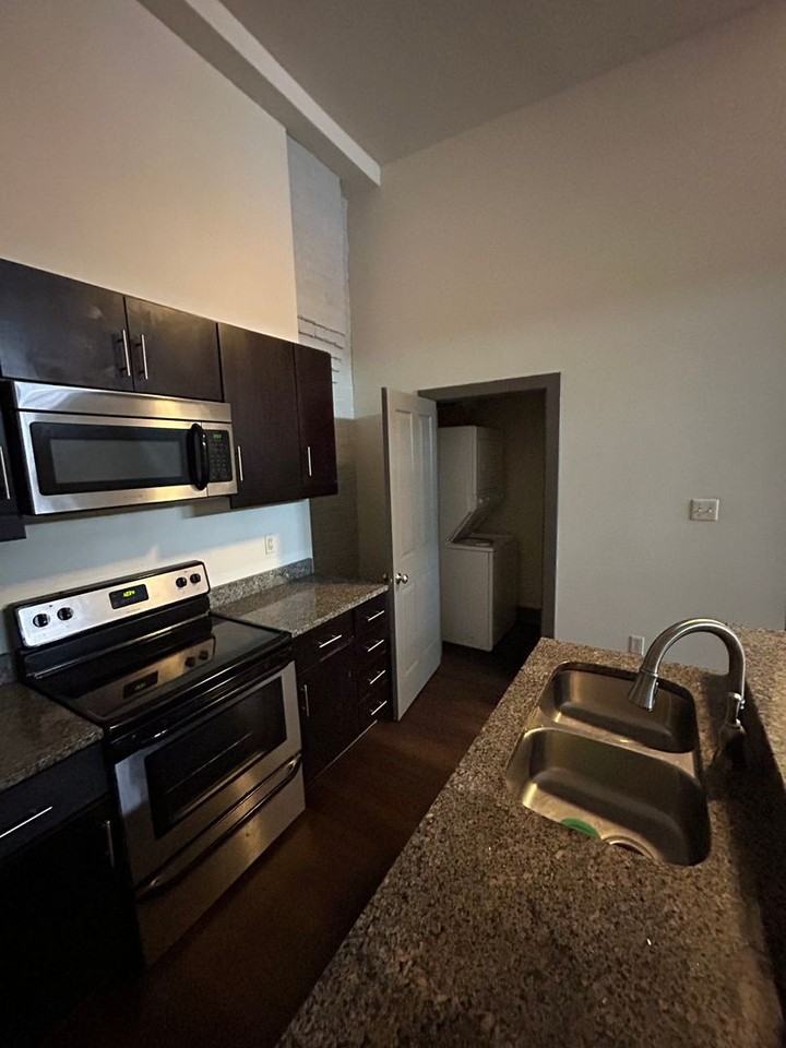 1100 Hull Street Apartments - Photo 2 of 17