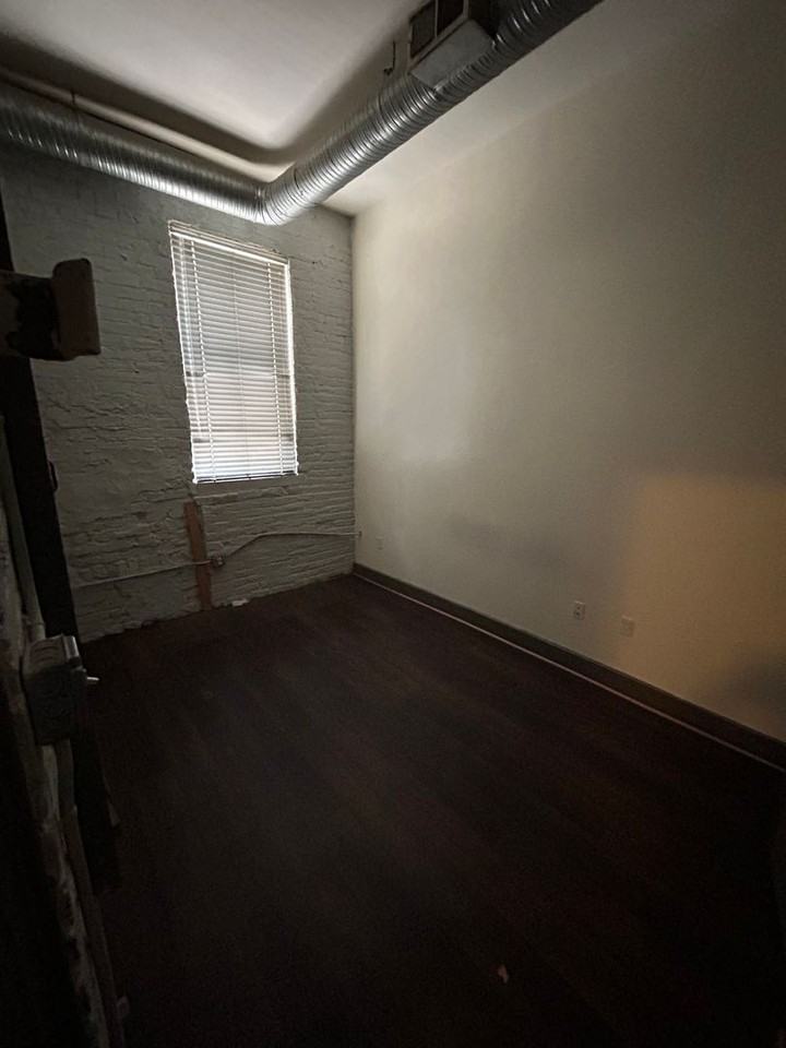 1100 Hull Street Apartments - Photo 4 of 17