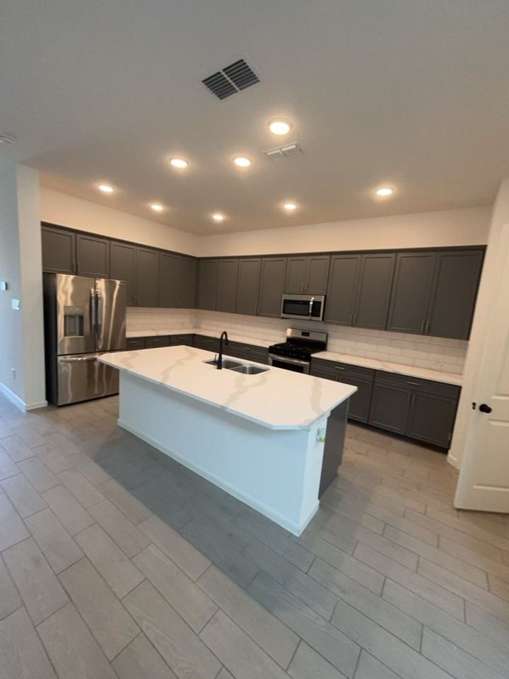 1542 Park Path Dr - Photo 3 of 14