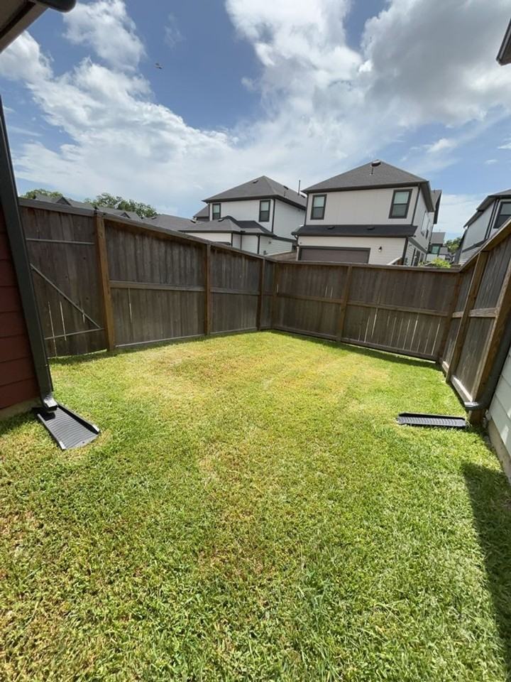 1542 Park Path Dr - Photo 5 of 16
