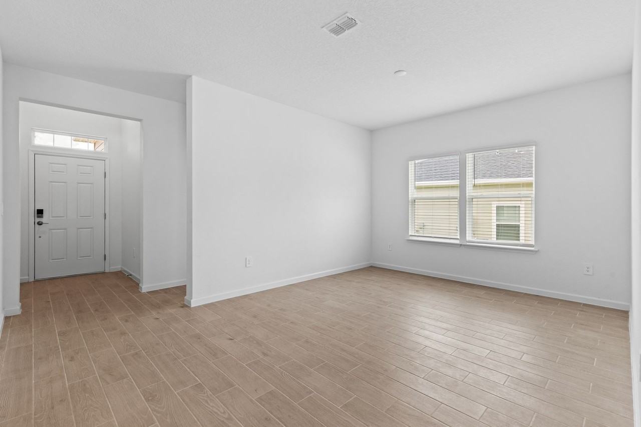 13677 Nw Convergence Blvd - Photo 3 of 35