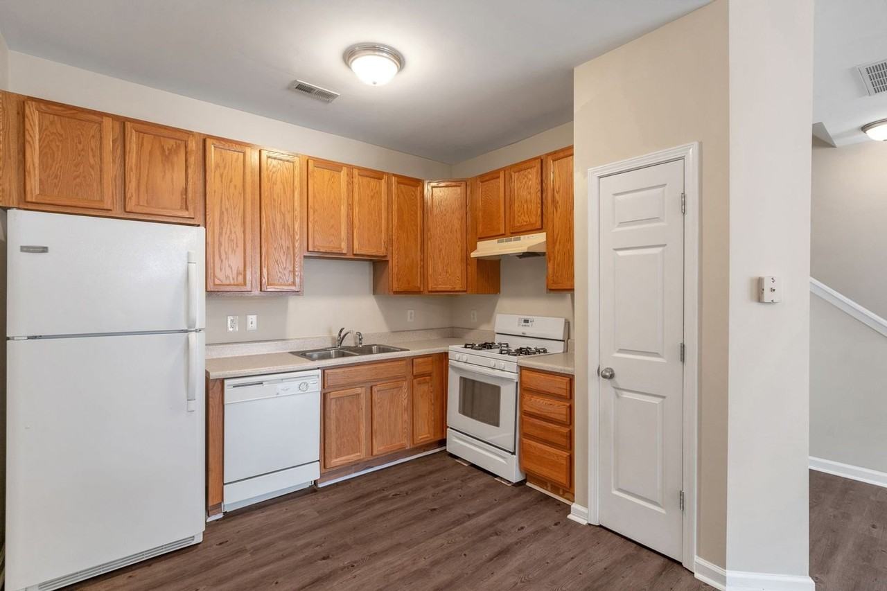 5110 Neuse Commons Lane - Photo 4 of 27