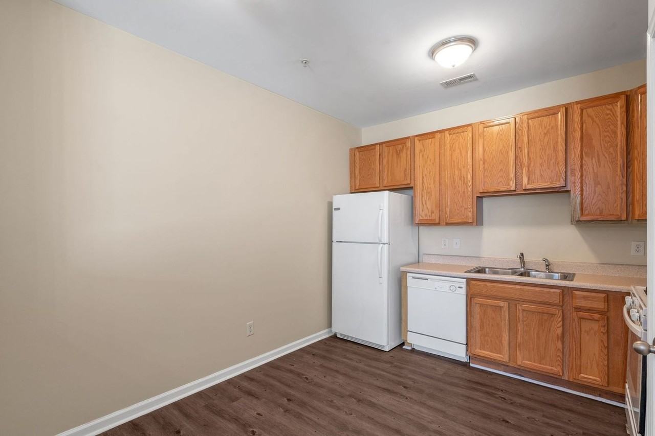 5110 Neuse Commons Lane - Photo 6 of 27