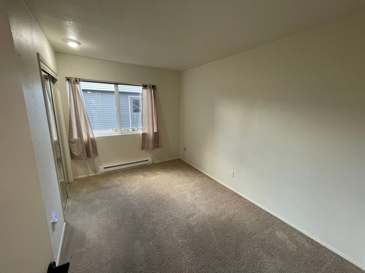2001 Skyline Way #105 - Photo 7 of 23