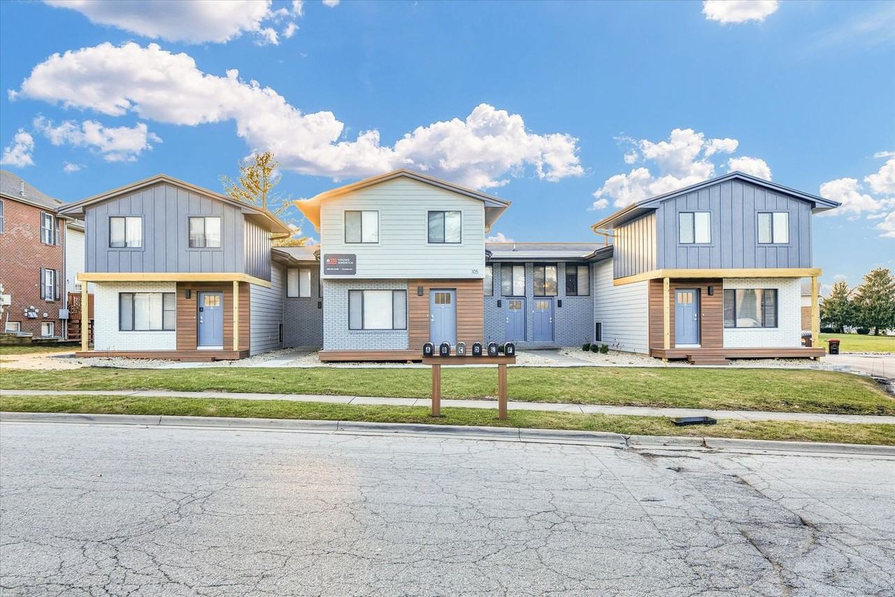 Welcome Home to Comfort, Space & Convenience in North Normal - Photo 2 of 50