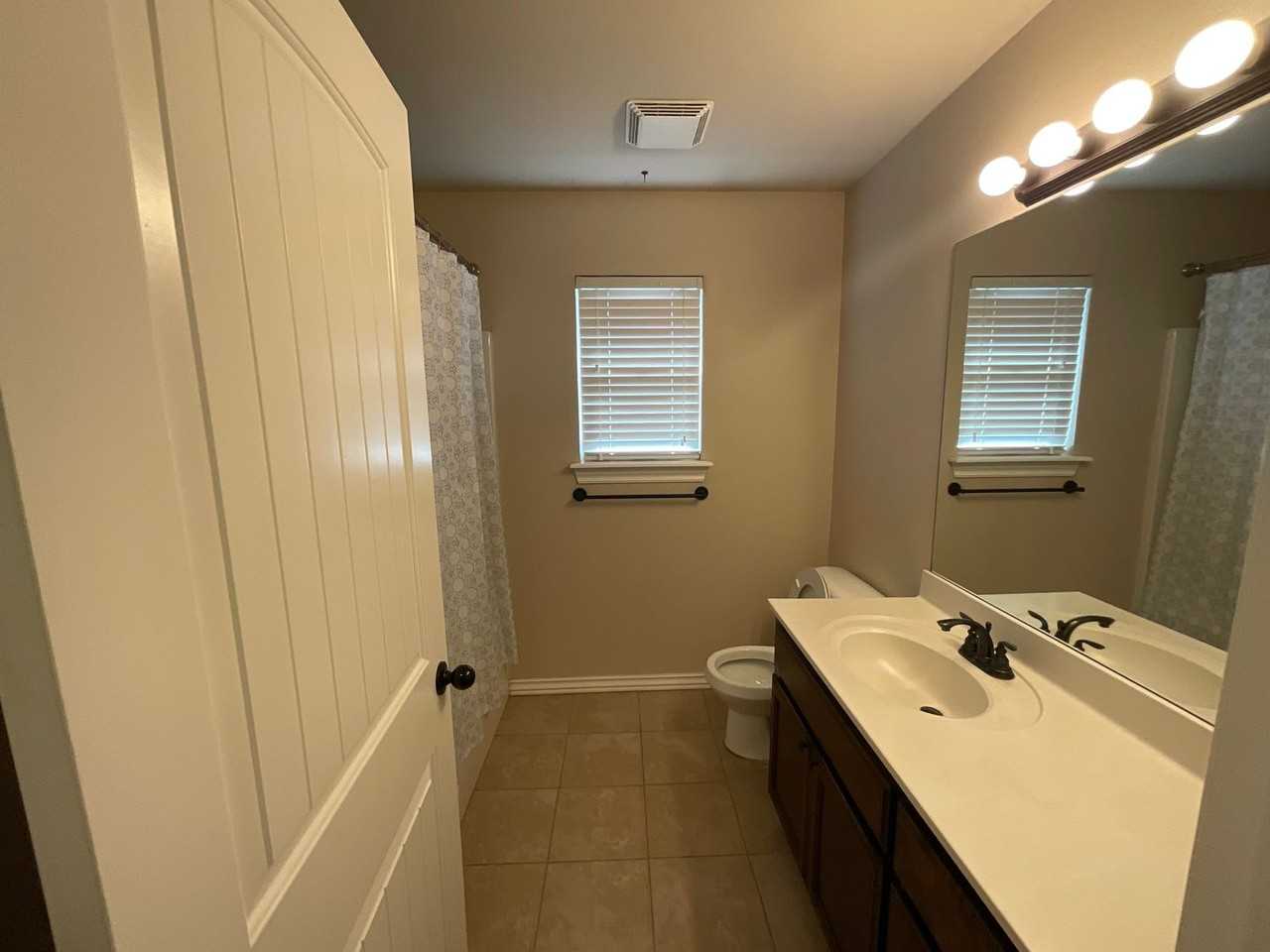 700 Apple Tree Ln - Photo 7 of 18