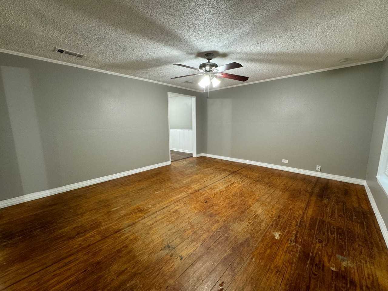 5633 Highland Ave - Photo 2 of 21