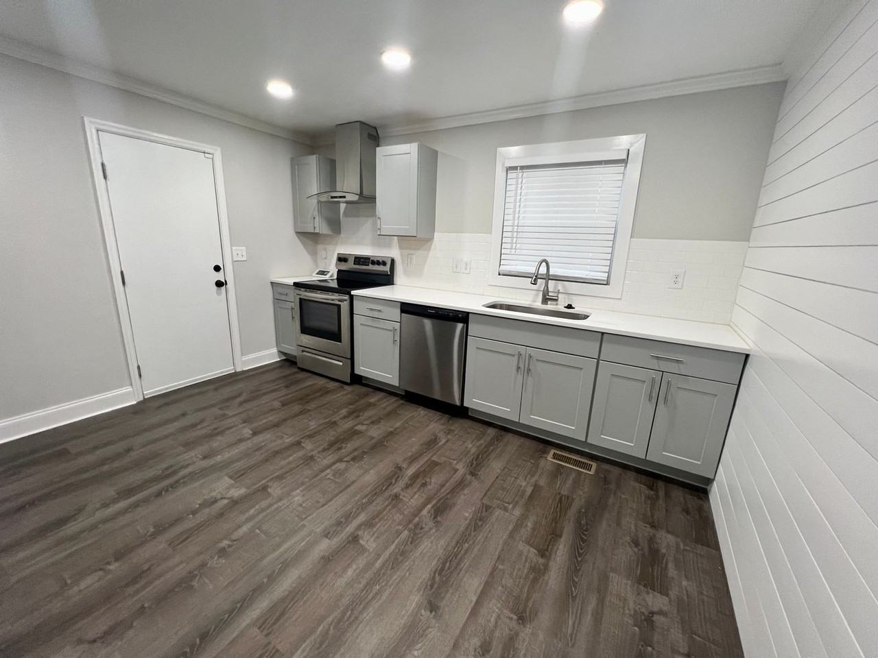 2216 W 6th Ave - Photo 6 of 17