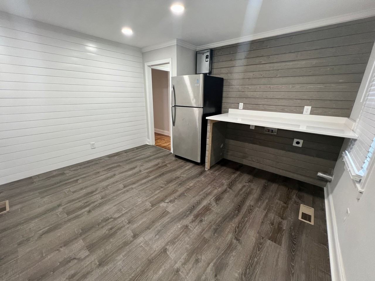 2216 W 6th Ave - Photo 7 of 17