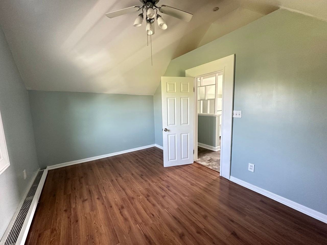 2708 44th St Se - Photo 3 of 12