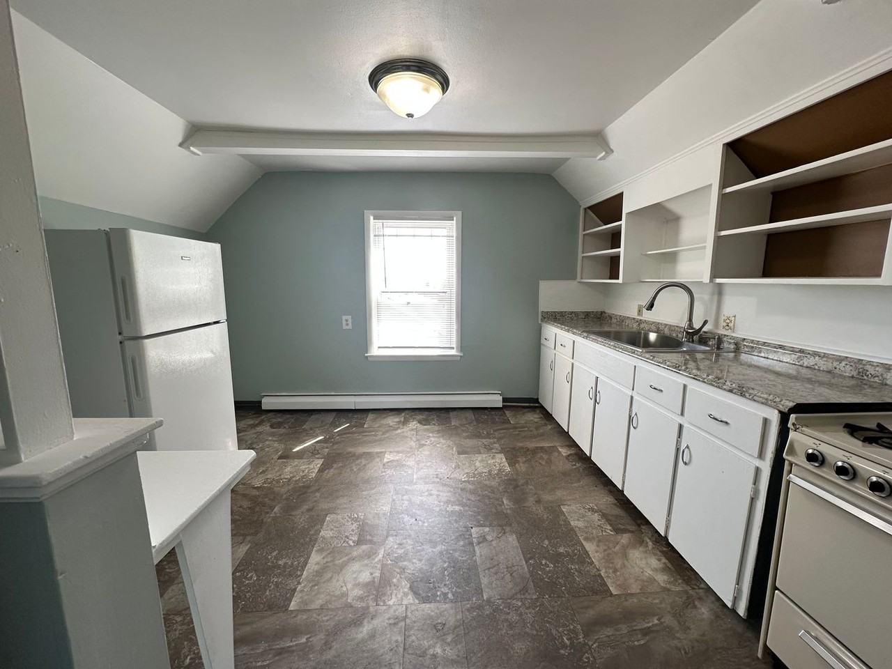 2708 44th St Se - Photo 5 of 12