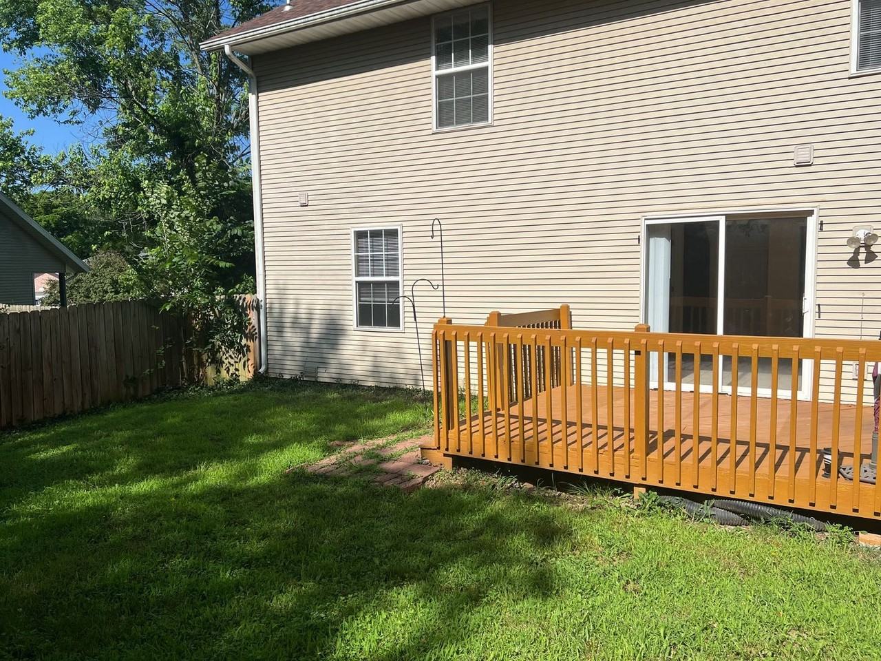 3322 S Lakeside Ave - Photo 4 of 23