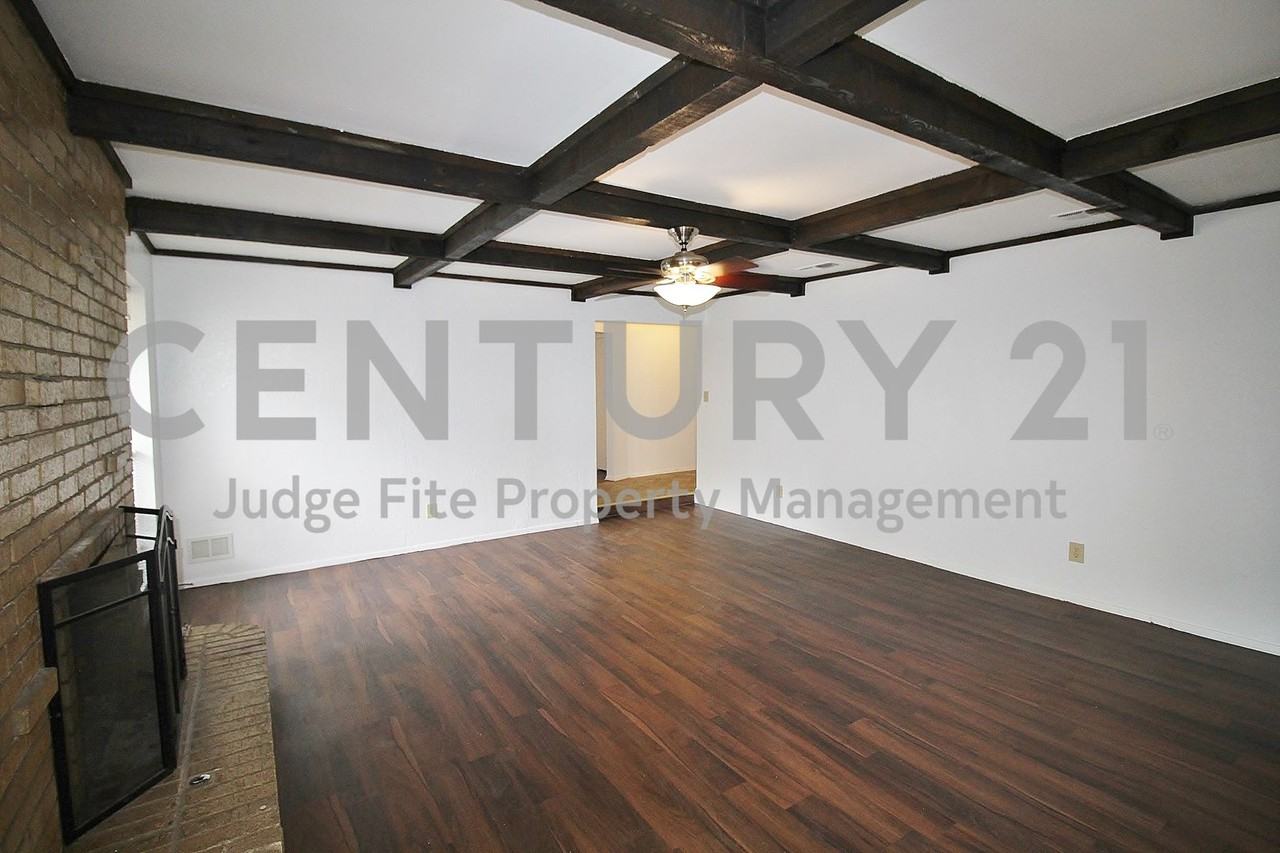 145 Shadybrook Dr - Photo 2 of 11