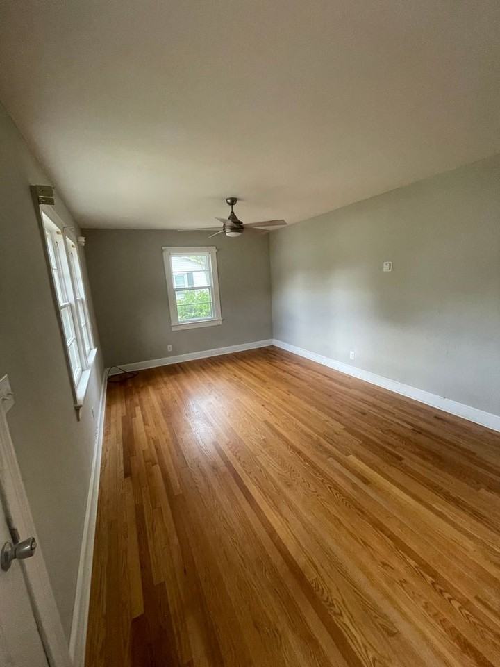 1300 Mercer St Sw - Photo 2 of 16
