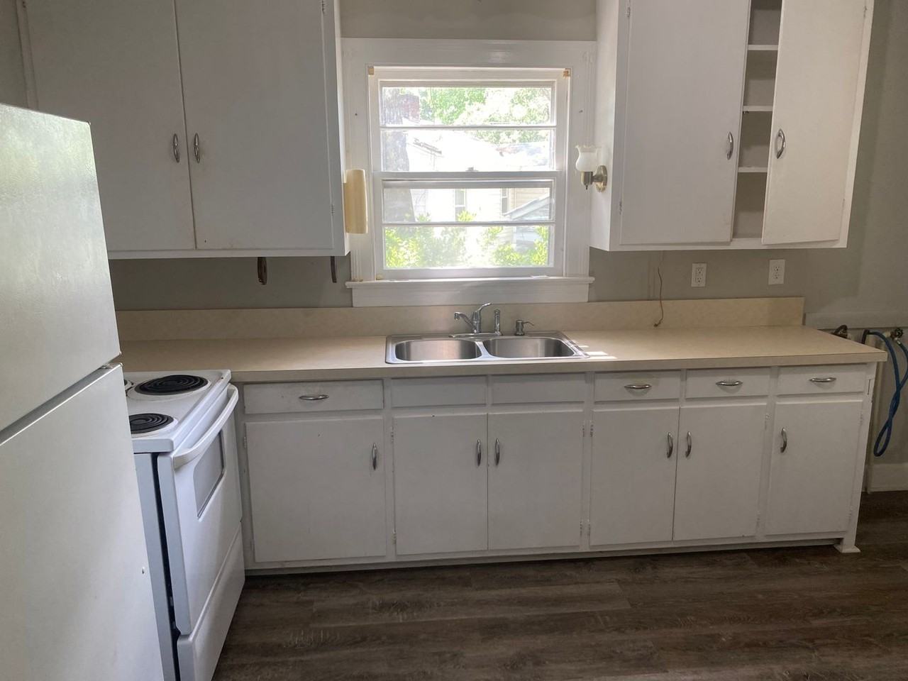 1300 Mercer St Sw - Photo 3 of 16