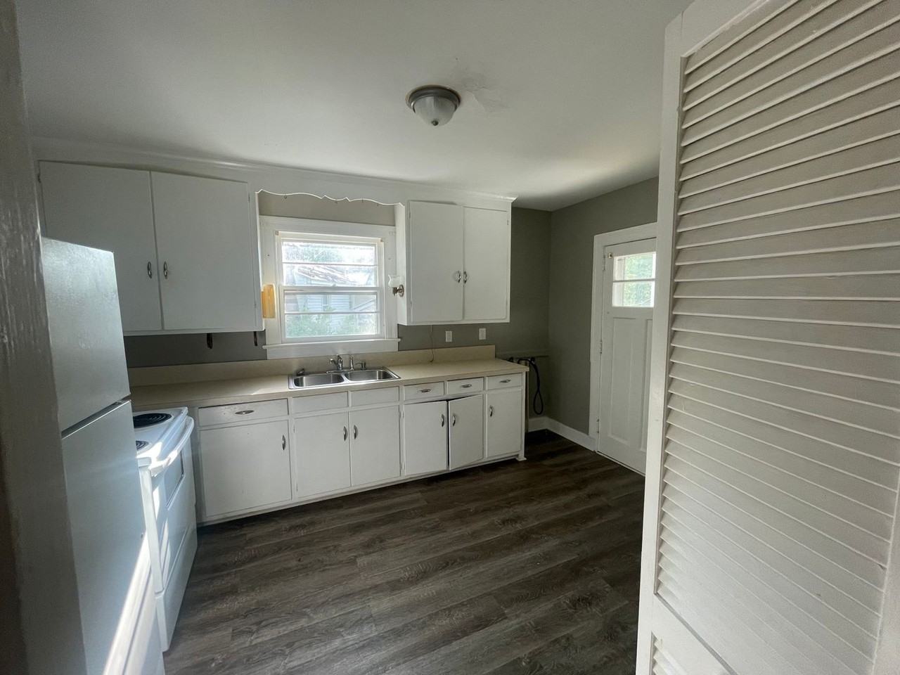 1300 Mercer St Sw - Photo 5 of 16