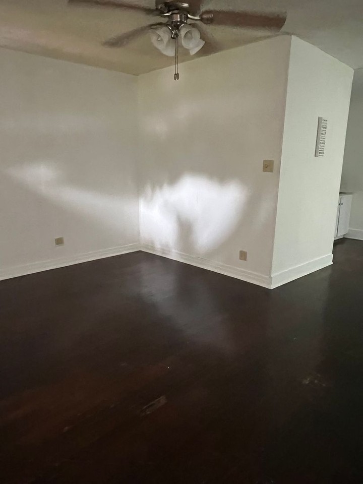 882 Hickory St - Photo 3 of 8