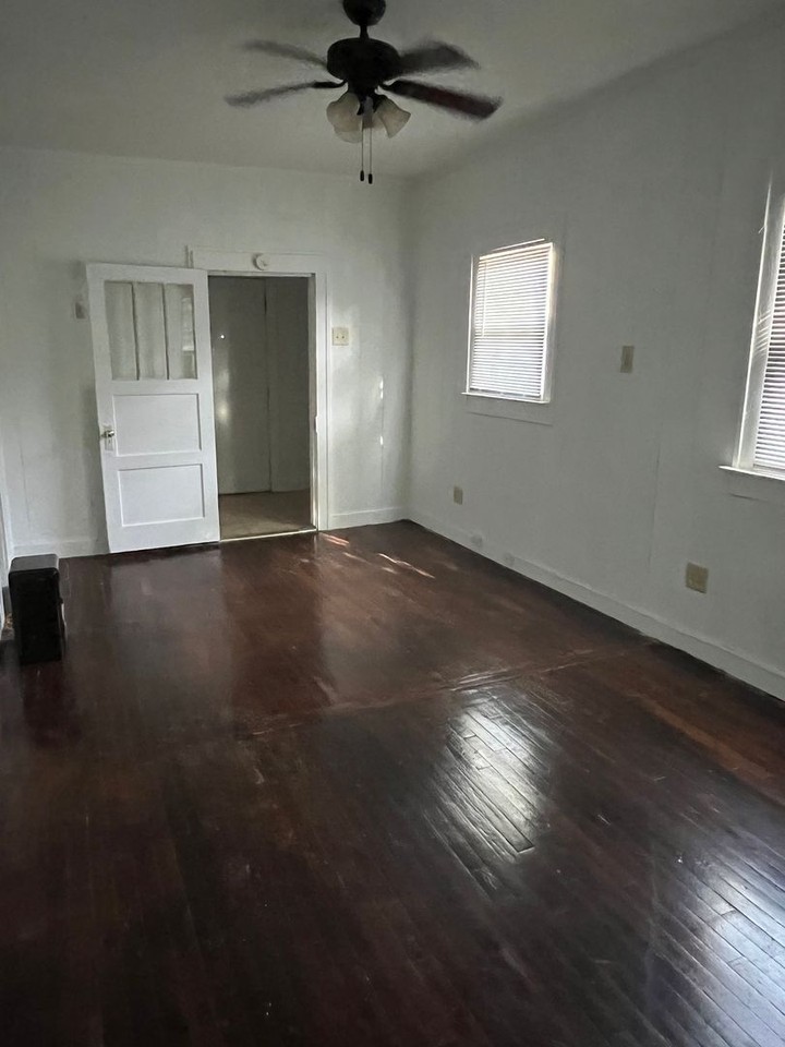 882 Hickory St - Photo 6 of 8