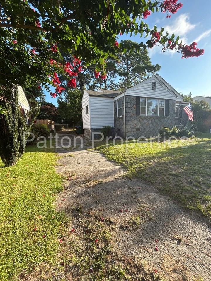 1624 Decree Ave - Photo 2 of 16