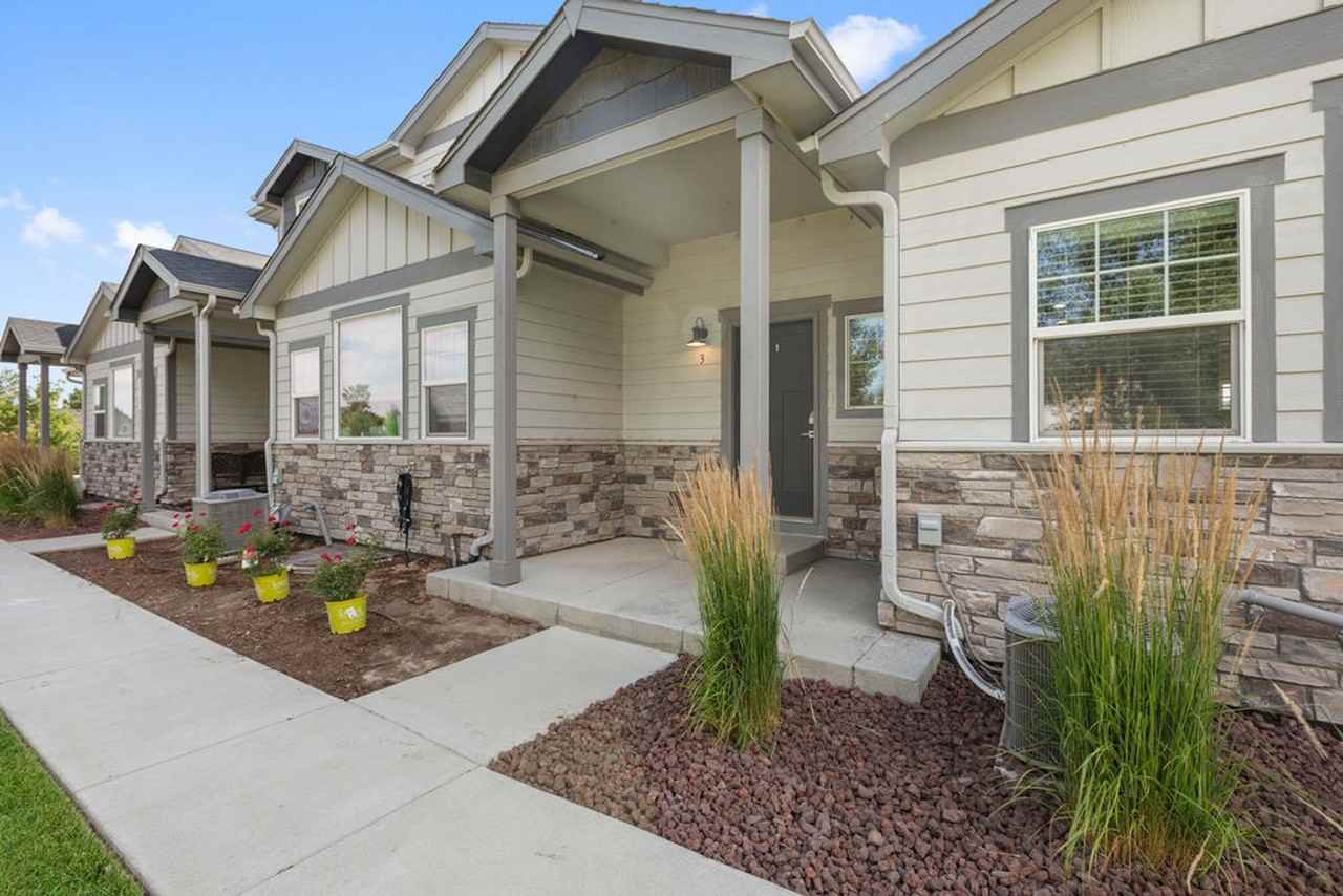 290 E Chestnut St #3 - Photo 5 of 50