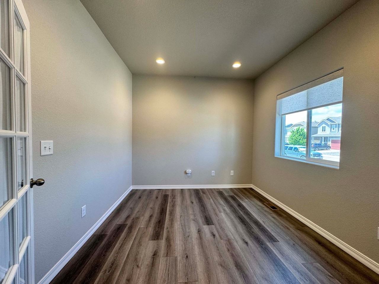 7135 Preble Dr - Photo 6 of 21