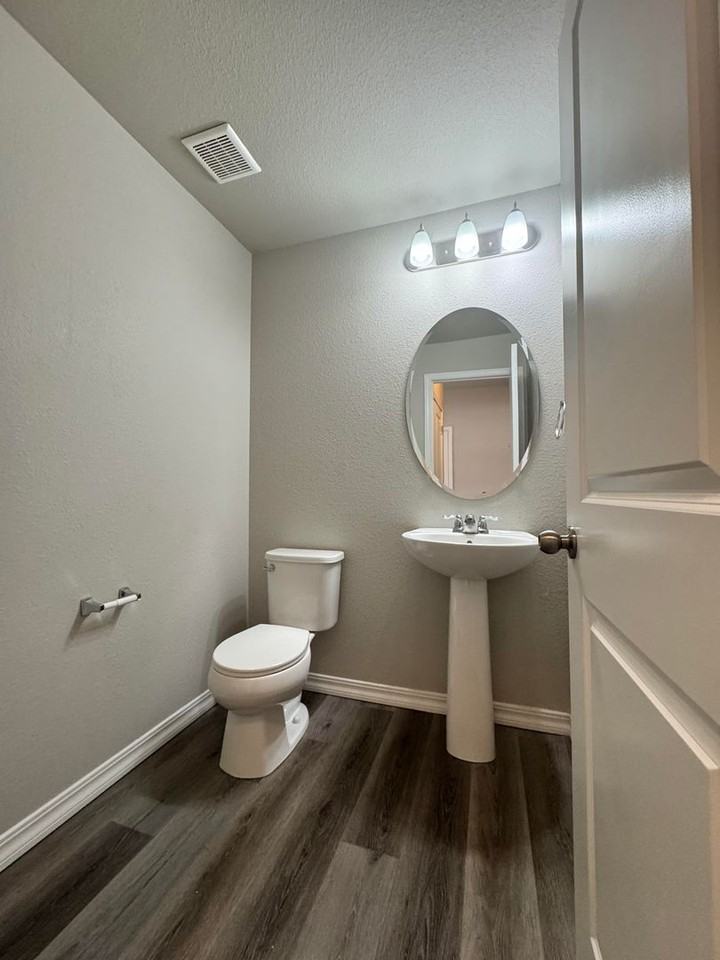 7135 Preble Dr - Photo 7 of 21