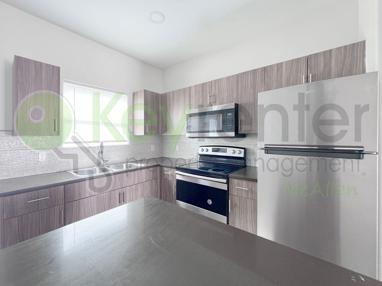1609 W Cortlandt St #4 - Photo 7 of 27