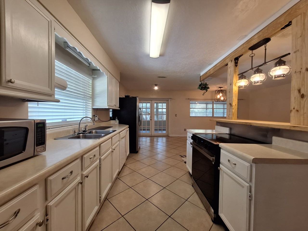 4006 Bayfront Pkwy - Photo 4 of 33