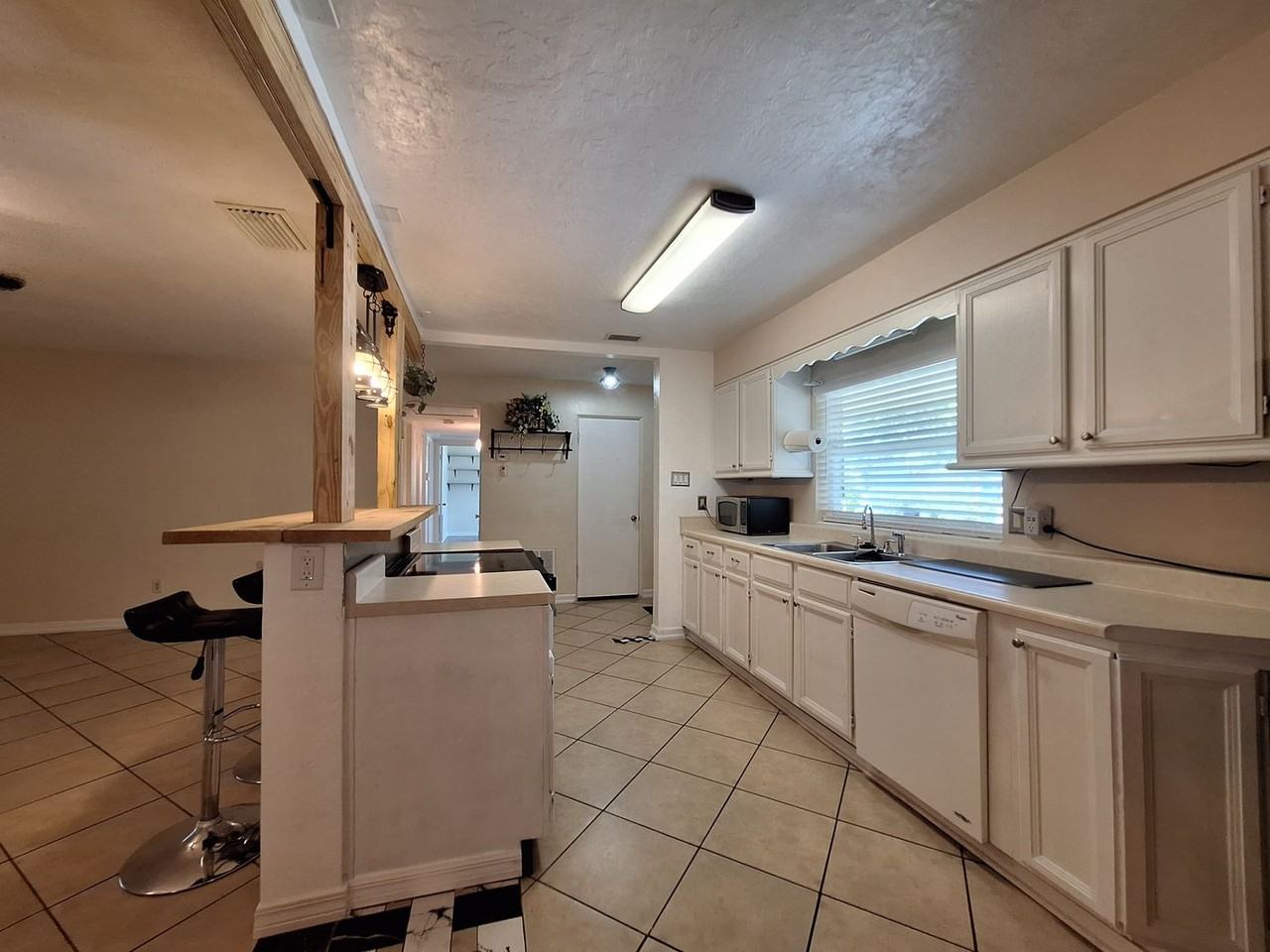 4006 Bayfront Pkwy - Photo 7 of 33