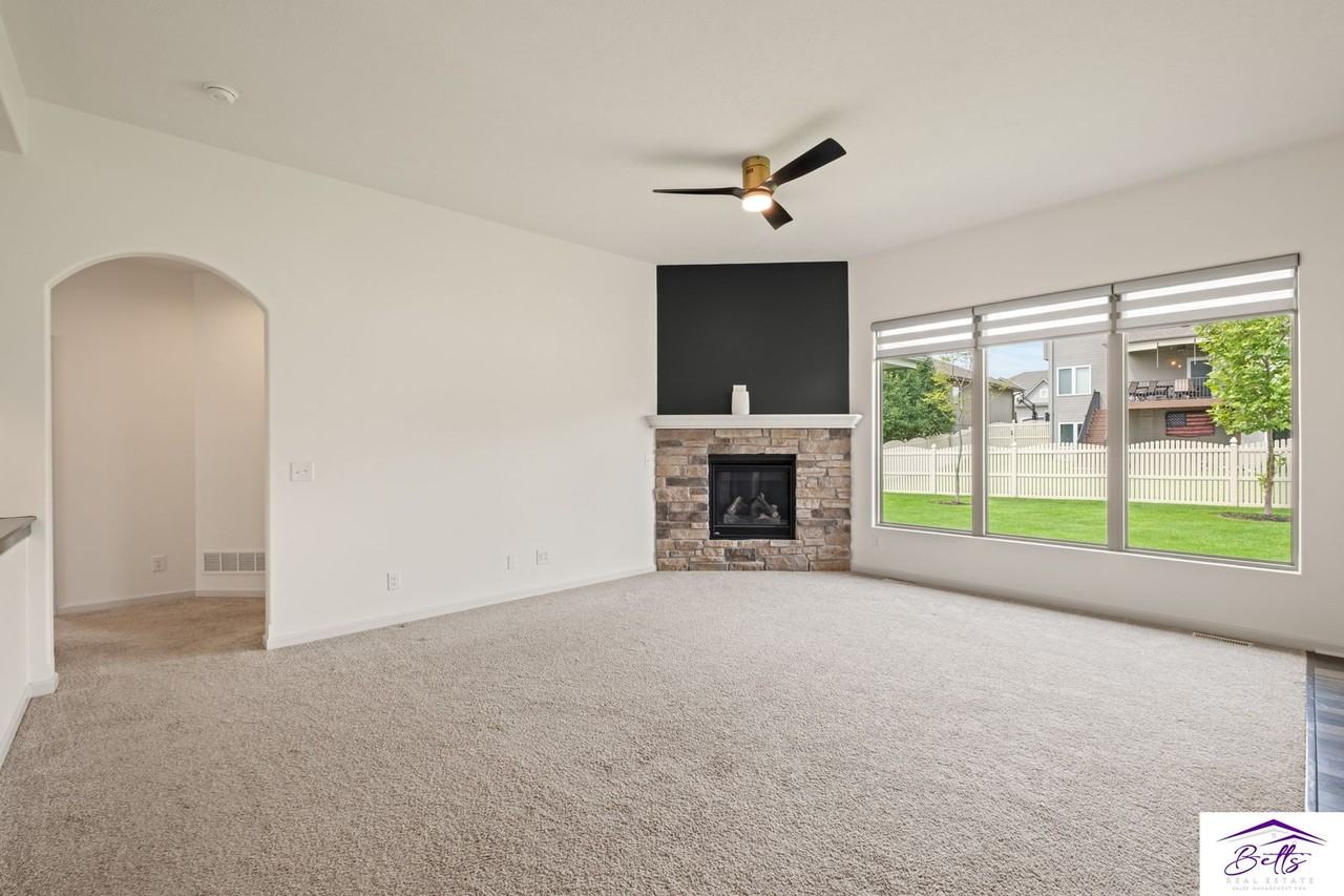 10620 S 189th St - Photo 3 of 27