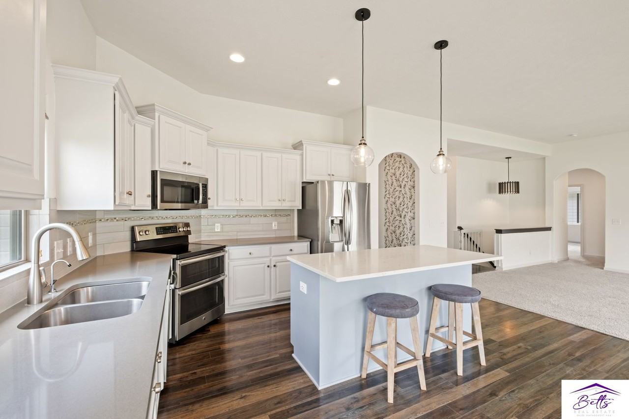 10620 S 189th St - Photo 6 of 27