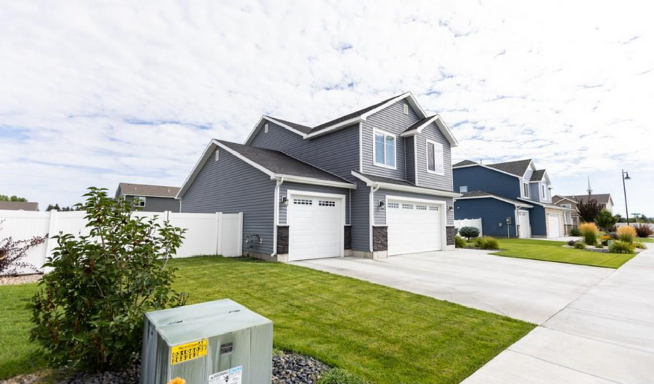 2152 S Summerfield Ln - Photo 2 of 30