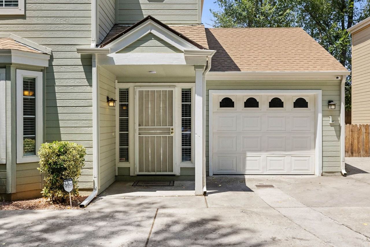 741 Gail Gardner Way - Photo 3 of 31