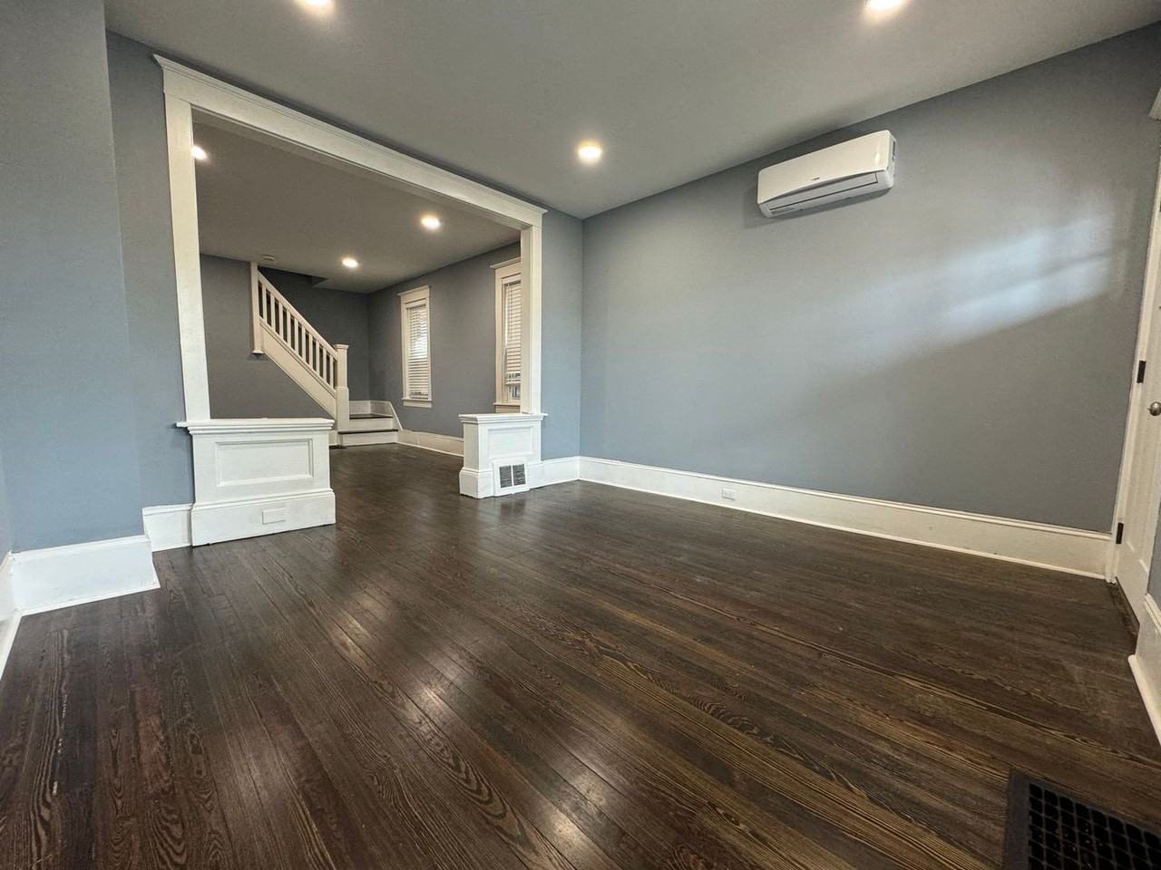 322 Saint John St - Photo 3 of 43