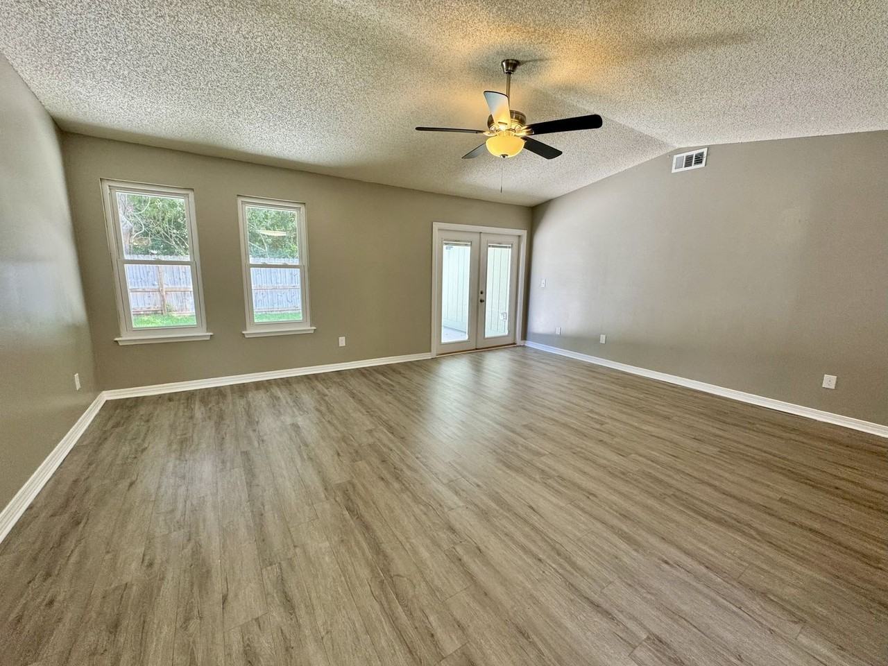 3625 Lumberjack Way - Photo 3 of 18