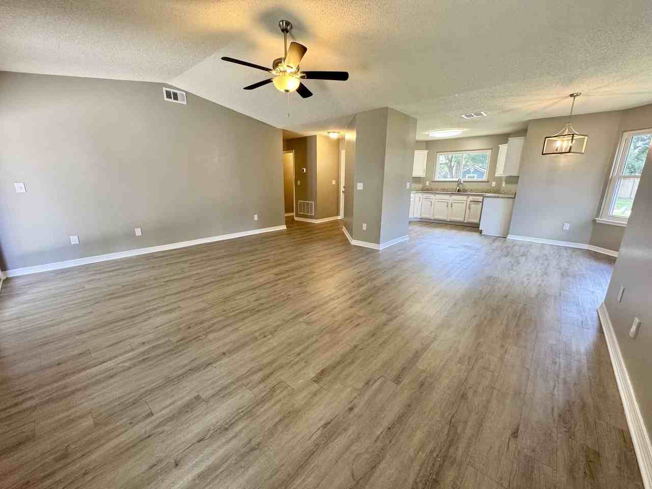 3625 Lumberjack Way - Photo 4 of 18