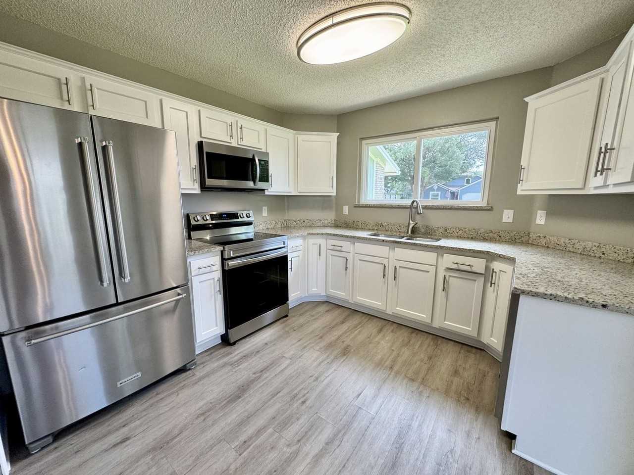 3625 Lumberjack Way - Photo 6 of 18