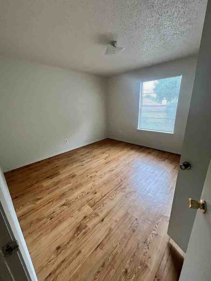 1704 Cedarhill Dr - Photo 6 of 12