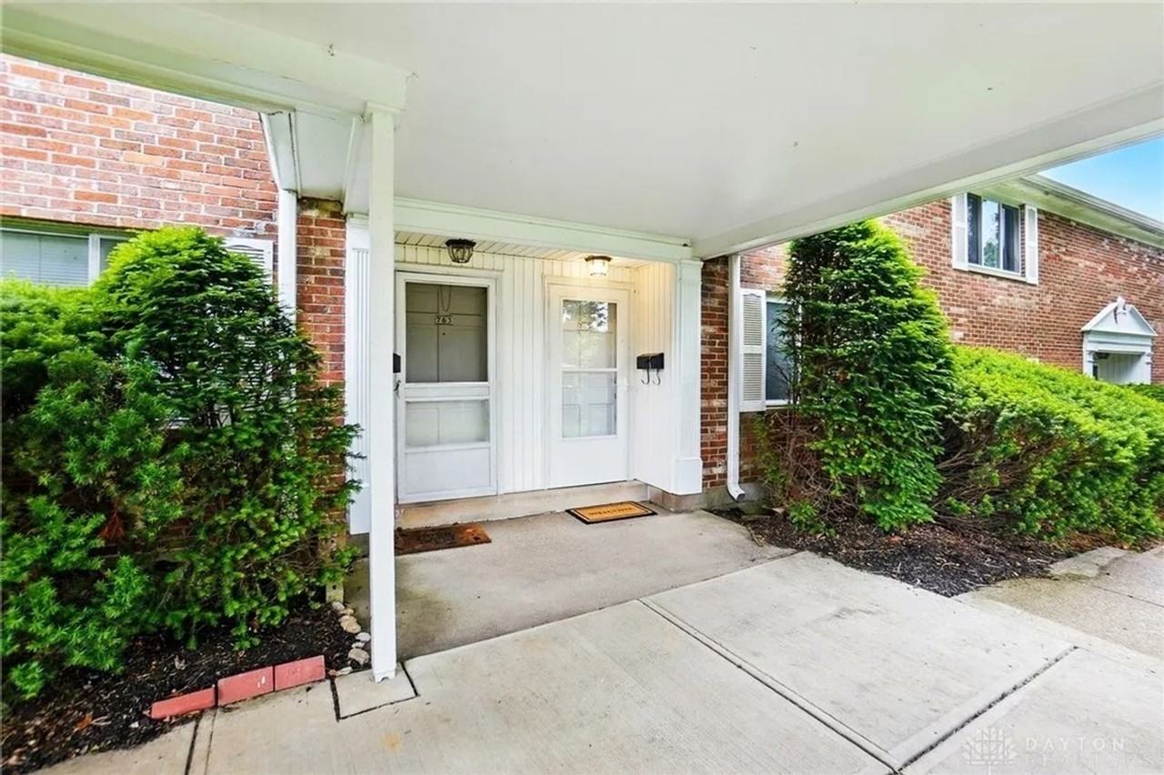 765 Clareridge Ln - Photo 2 of 21