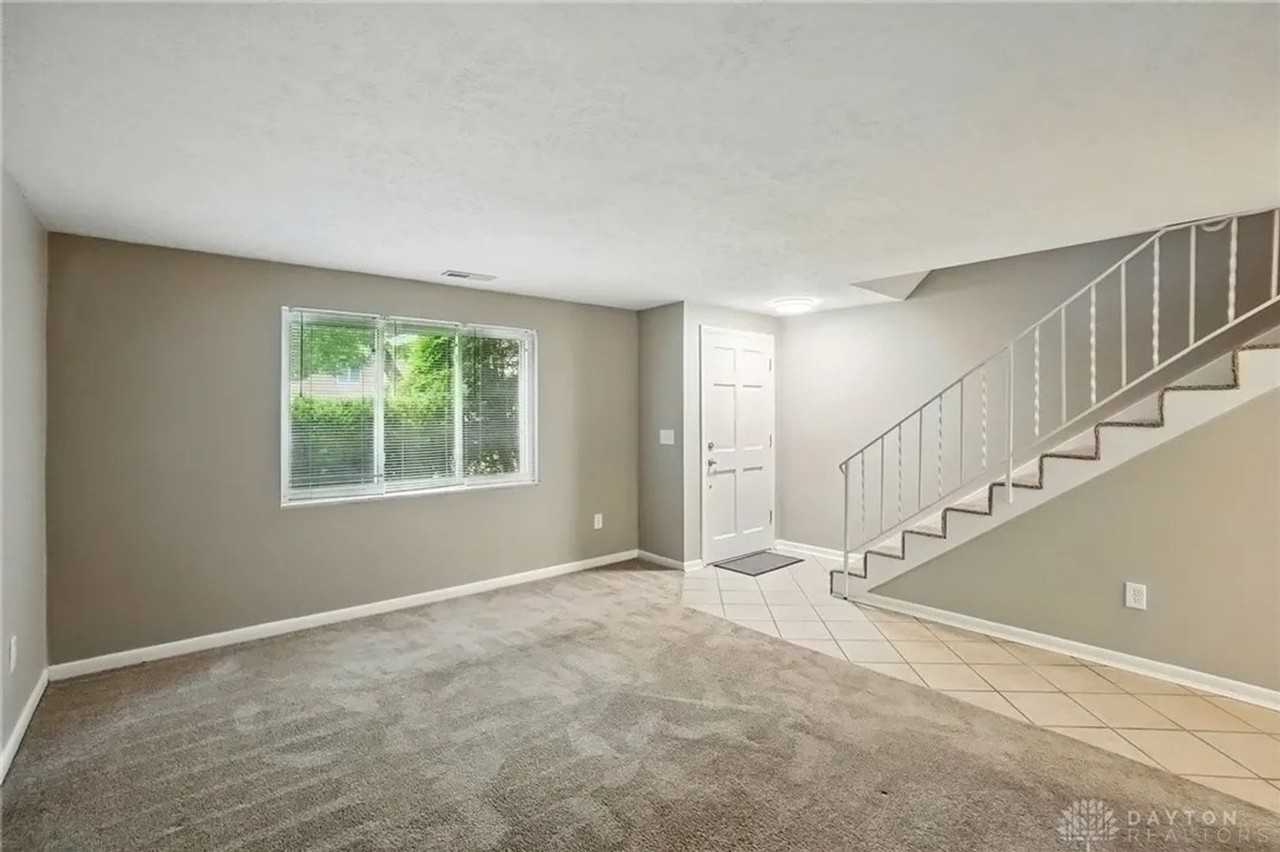 765 Clareridge Ln - Photo 3 of 21