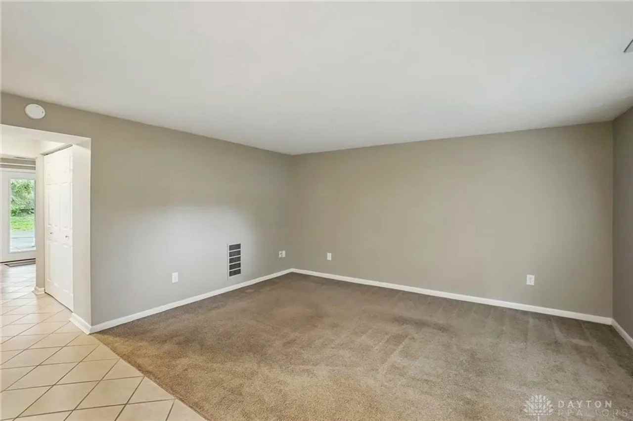 765 Clareridge Ln - Photo 4 of 21