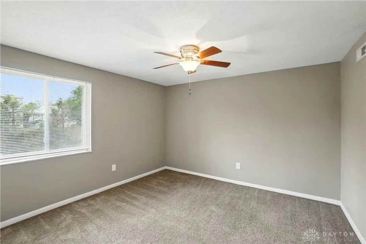 765 Clareridge Ln - Photo 5 of 21