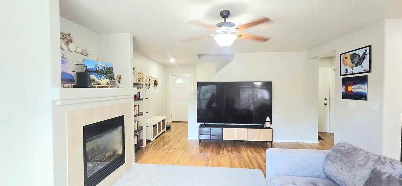 8061 S Kittredge Way - Photo 6 of 37