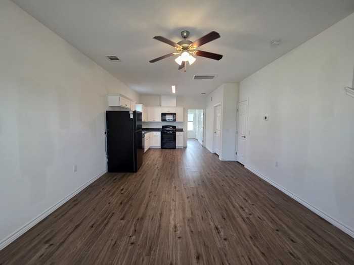 8802 Bent Oak Ln - Photo 3 of 13