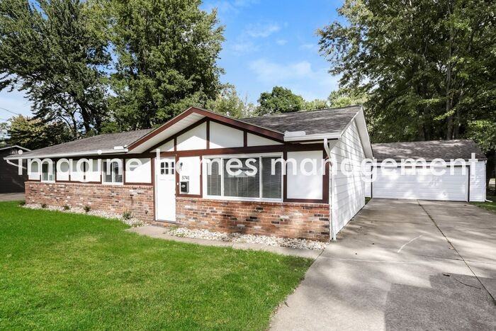 5741 Ivy Dr - Photo 3 of 14