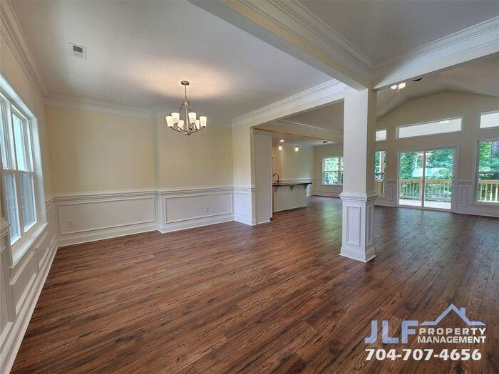 869 Kathryn Dr Se - Photo 3 of 34